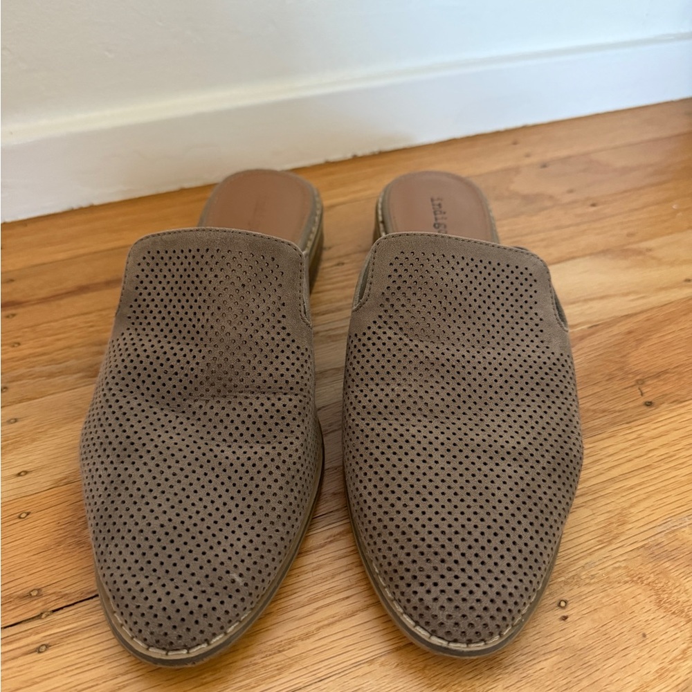 Indigo Rd. Slides - Size 9 - Picture 2 of 4